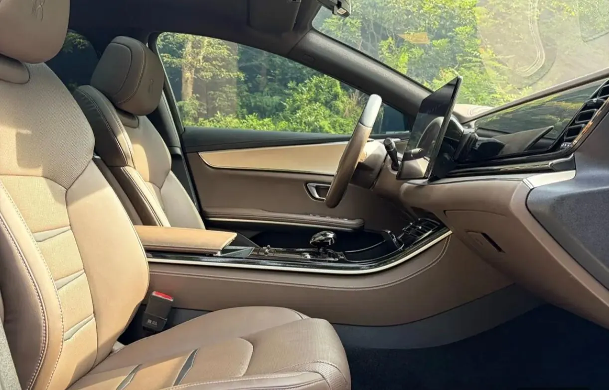 BYD 2020 Han DM 2.0T four-wheel drive performance version luxury automatic gear 2