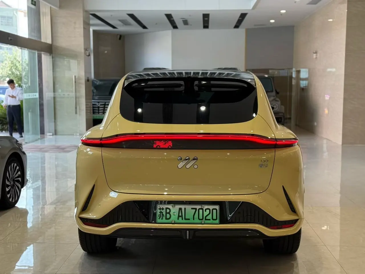 IM 2023 IM LS 7 100kWh Lux Rear Drive Automatic Gear 5