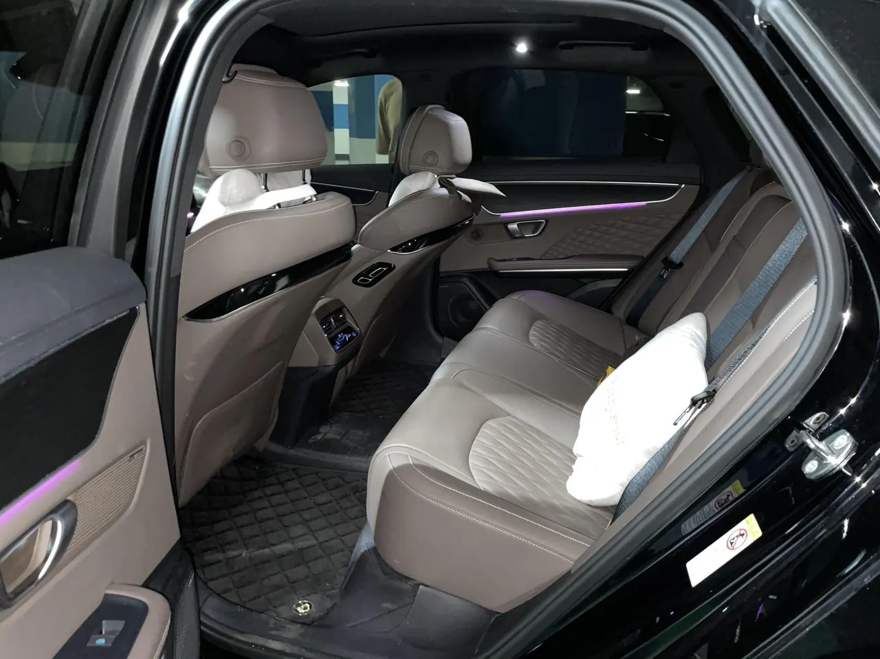 BYD 2024 Han DM-i 1.5T stepless glory version 121KM exclusive automatic gear 4