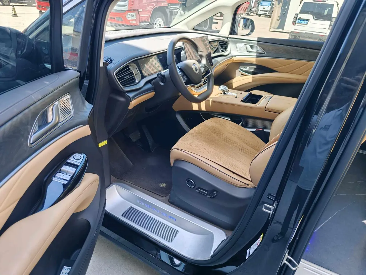 Denza 2024 Denza D9 DM-i 1.5T stepless 980 four-wheel drive distinguished automatic gear 5
