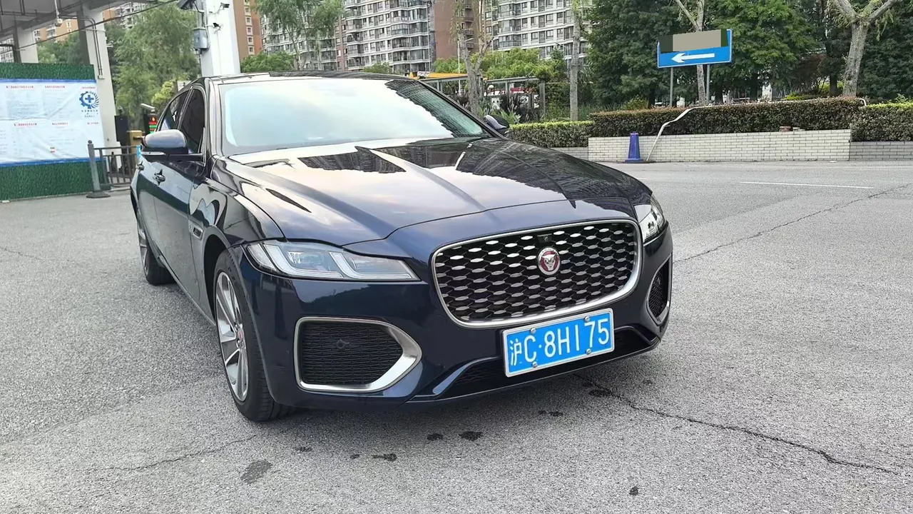 Jaguar 2022 XFL 2.0T P 10000.00g Drive Elite Deluxe Automatic Gear 2