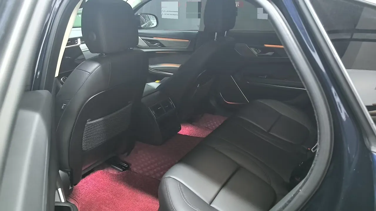 Jaguar 2022 XFL 2.0T P 10000.00g Drive Elite Deluxe Automatic Gear 5