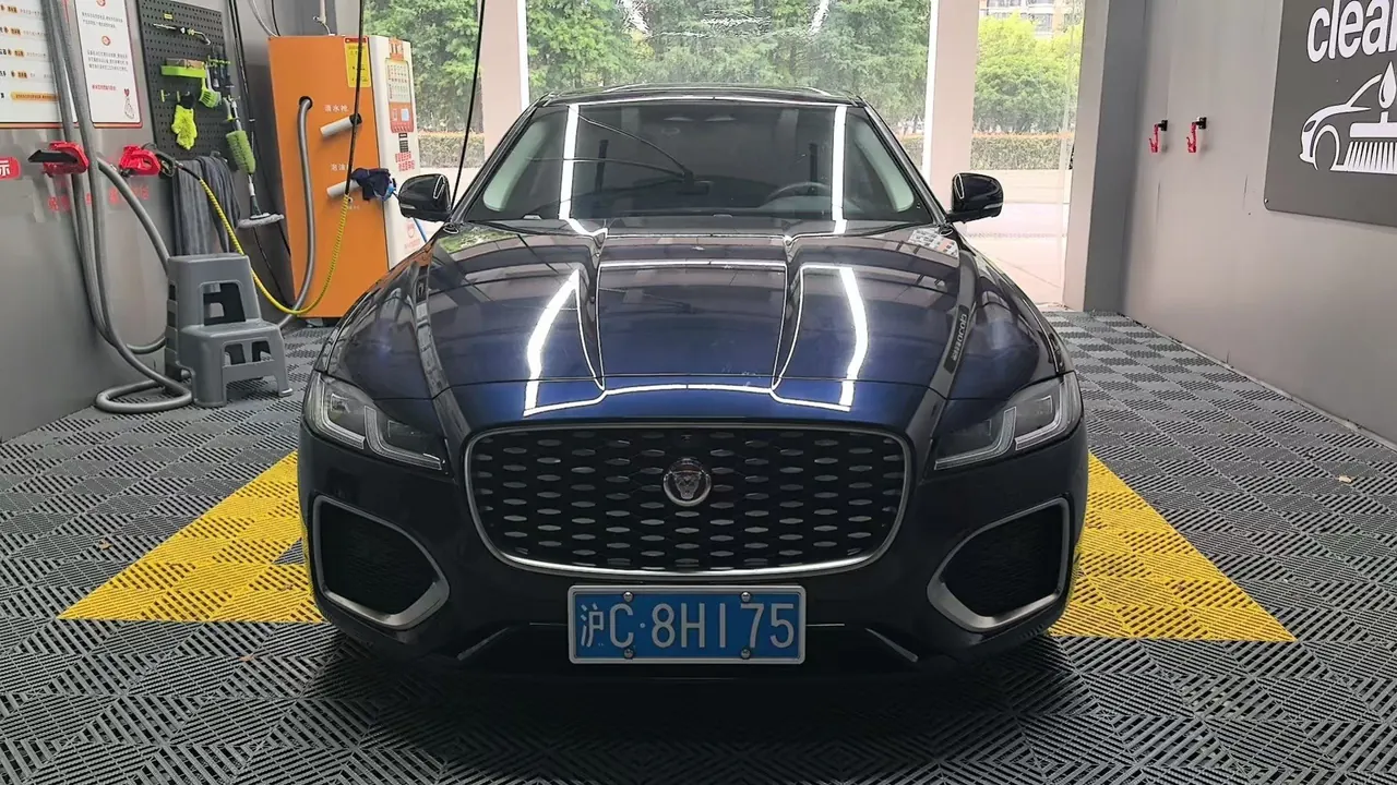 Jaguar 2022 XFL 2.0T P 10000.00g Drive Elite Deluxe Automatic Gear 7