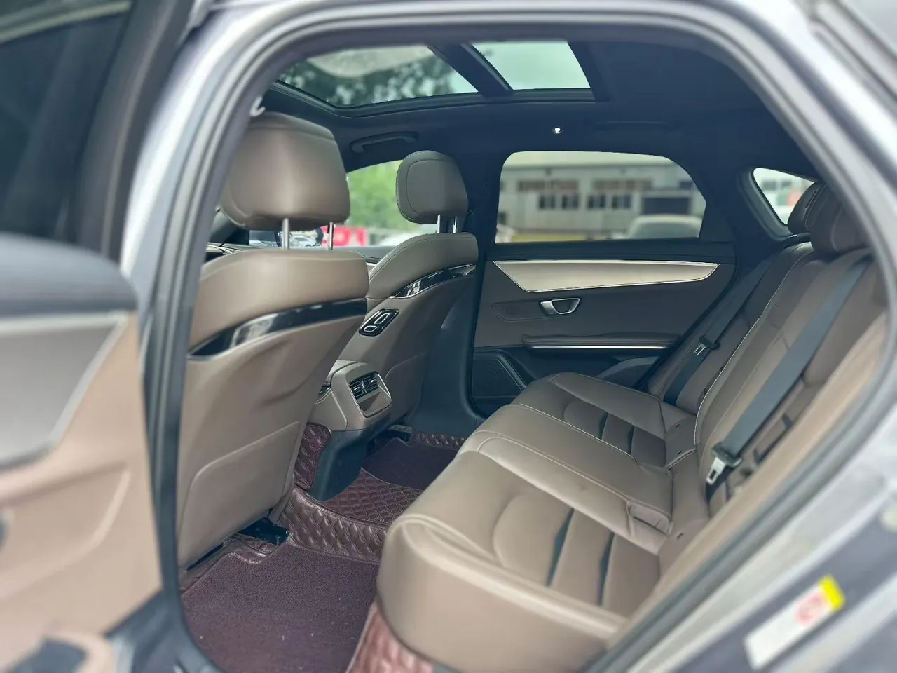 BYD 2020 Han DM 2.0T four-wheel drive performance version luxury automatic gear 4