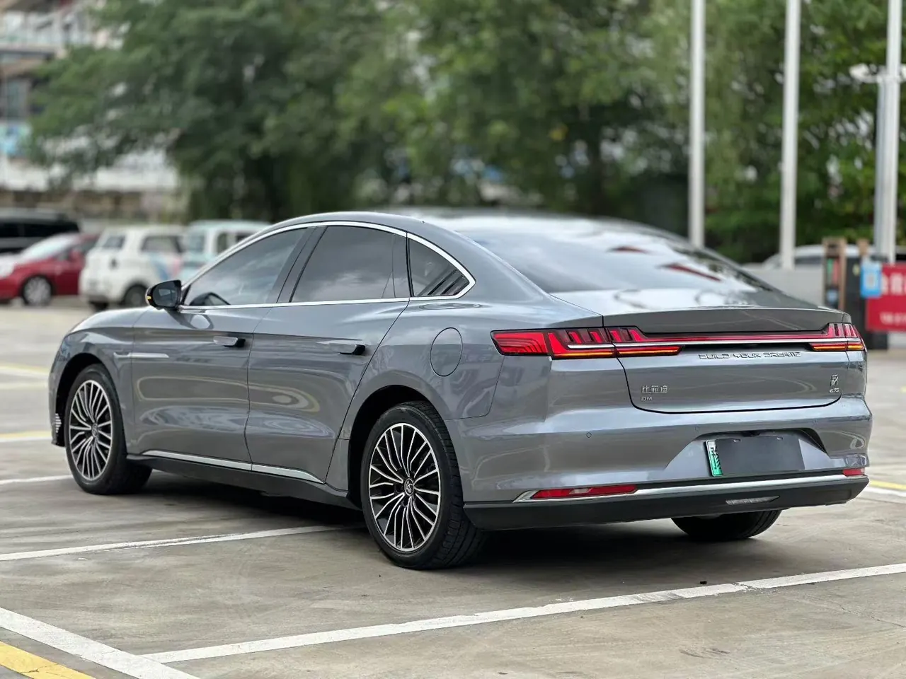 BYD 2020 Han DM 2.0T four-wheel drive performance version luxury automatic gear 5