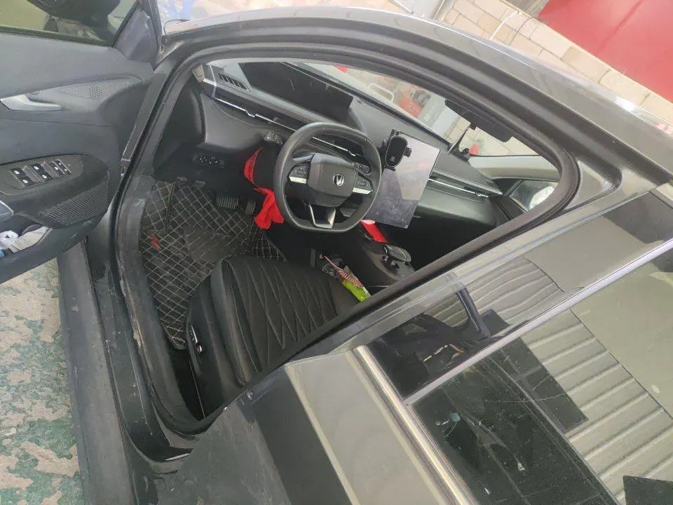 ChangAn 2024 Yidong 1.5TGDI Flagship Automatic Gear 4