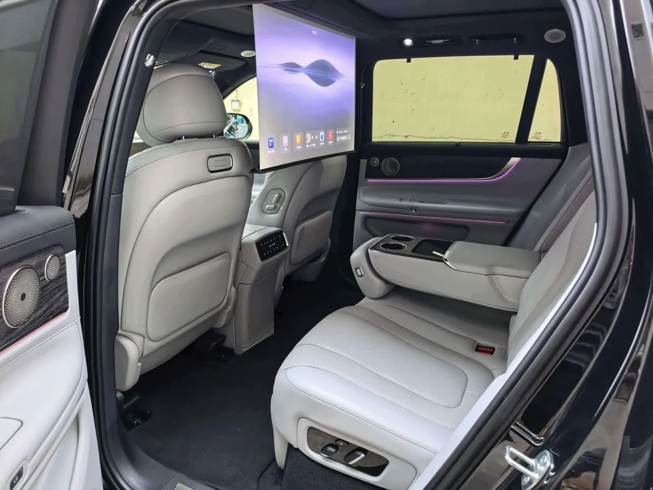 AITO 2024 AITO M9 extended range Ultra version 52kWh5 seat version automatic gear 4