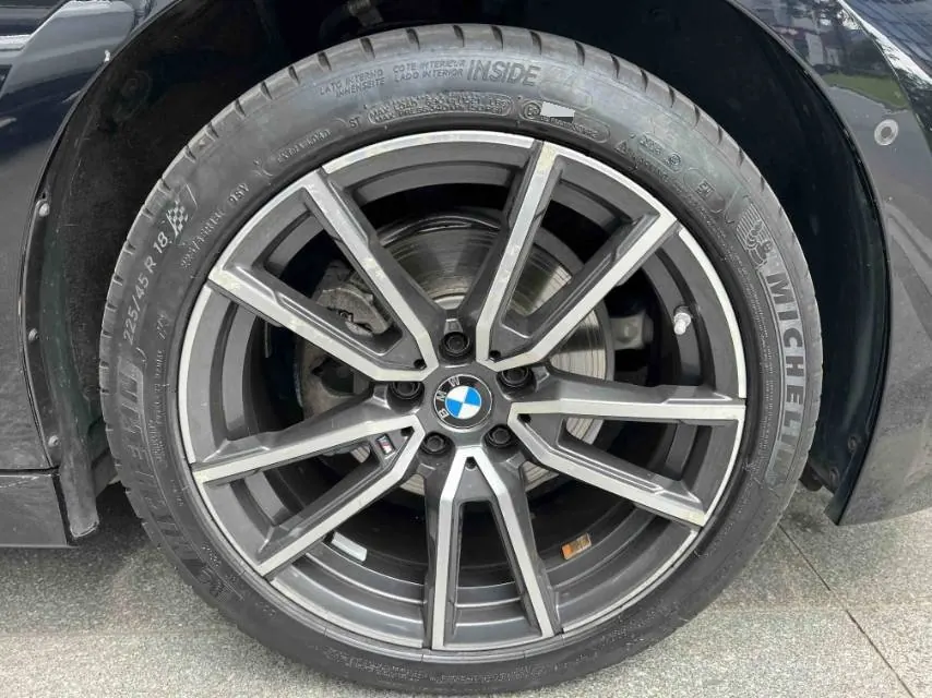 BMW 3 Series 2023 325i 2.0T M Sports Suit Automatic Gear 6