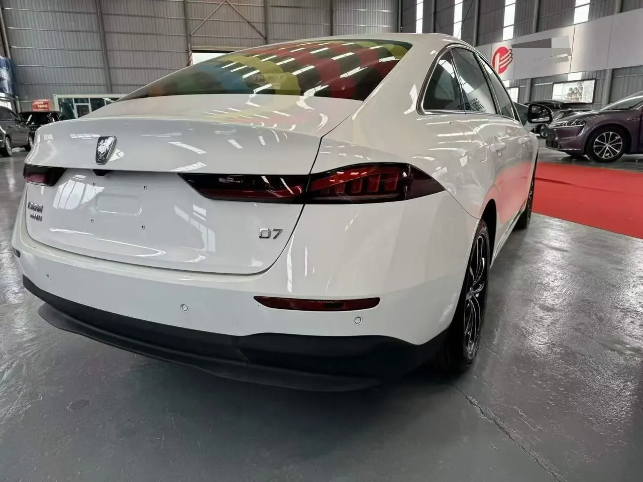 Roewe 2023 D7 DMH 1.5 125km Exceed Edition Automatic Gear 3