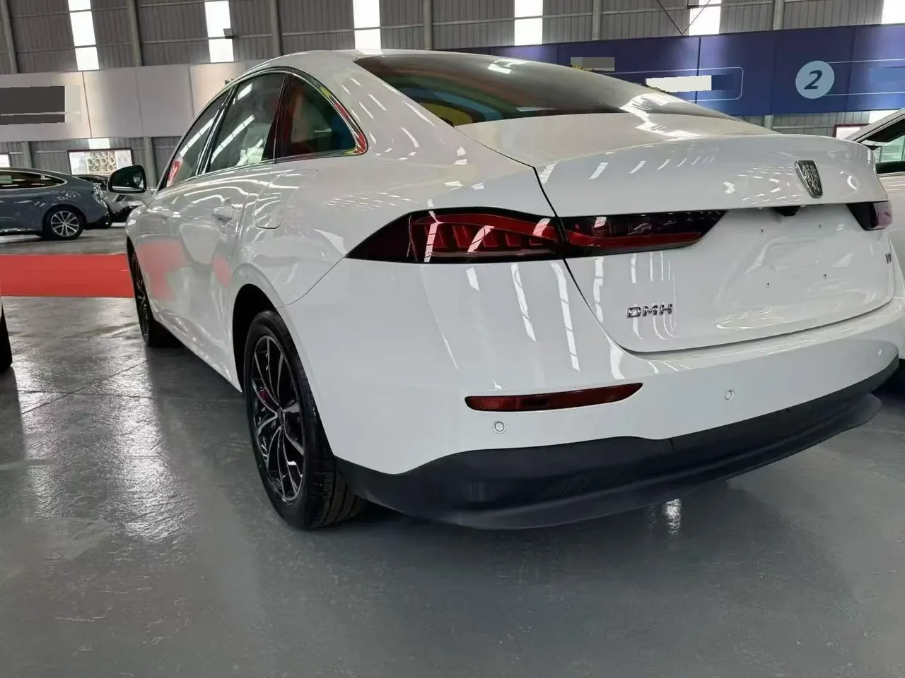 Roewe 2023 D7 DMH 1.5 125km Exceed Edition Automatic Gear 4