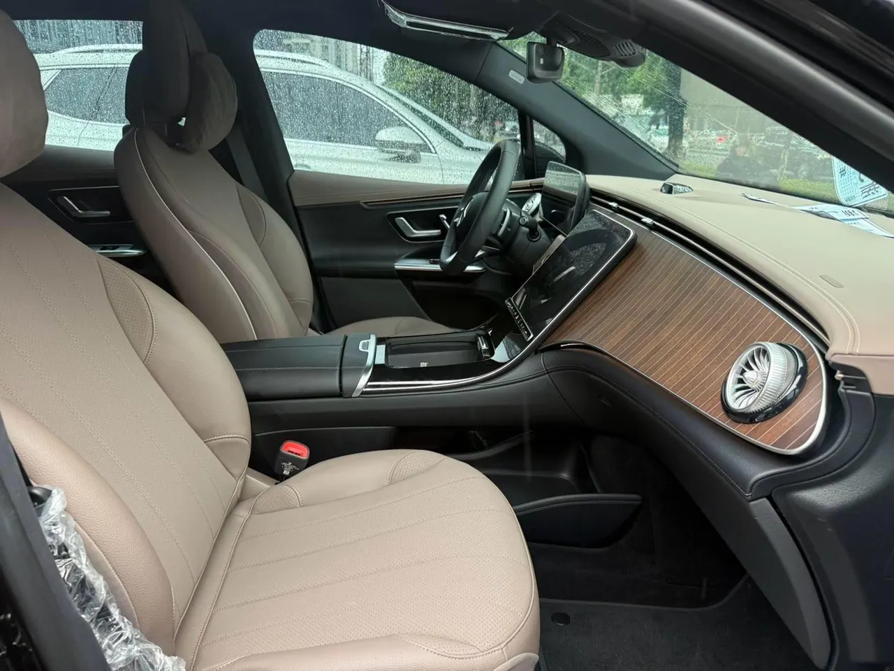 Mercedes Benz 2024 EQE SUV 500 4MATIC EQE SUV 500 4MATIC Pioneer Edition Automatic 11