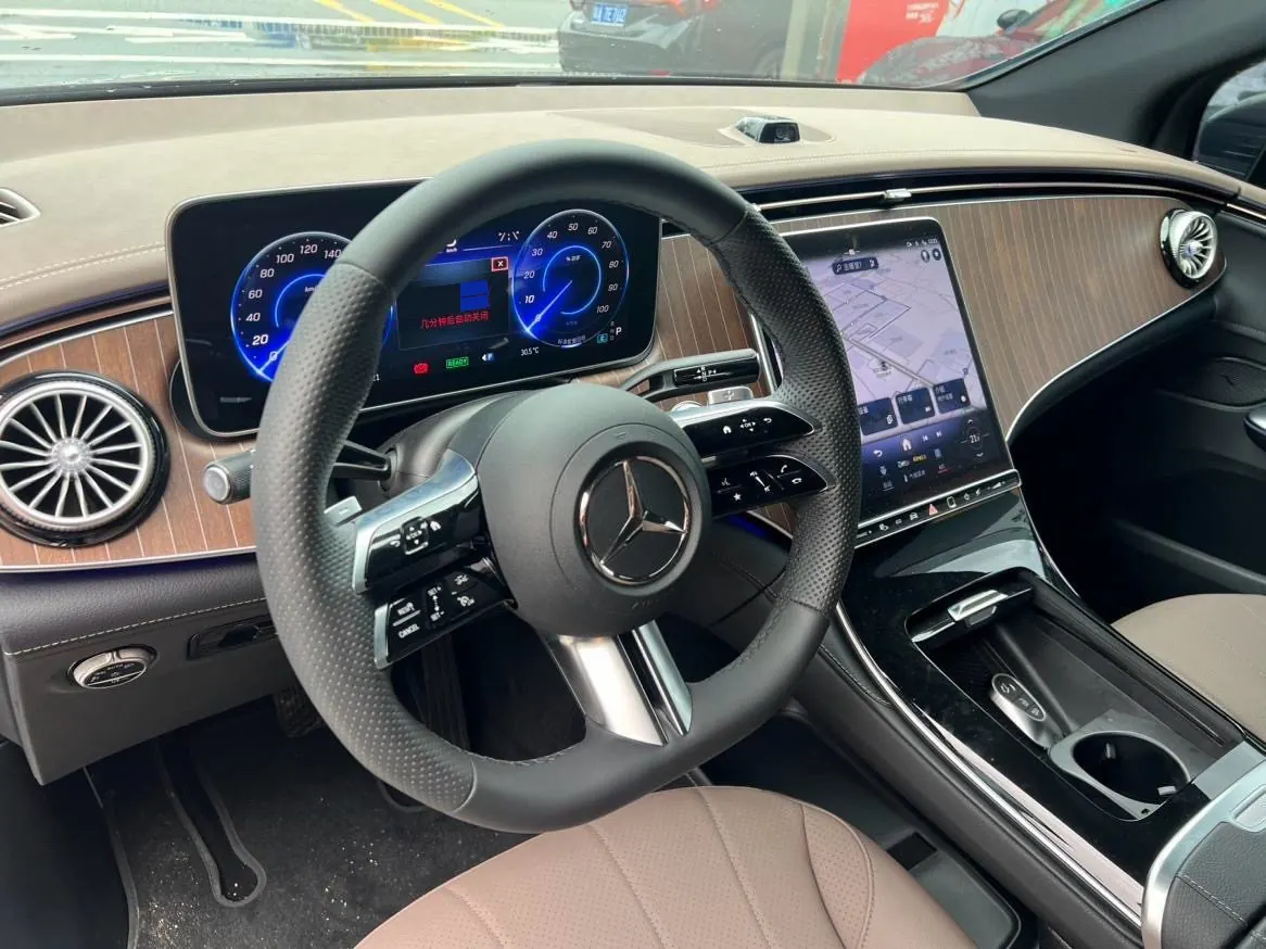 Mercedes Benz 2024 EQE SUV 500 4MATIC EQE SUV 500 4MATIC Pioneer Edition Automatic 12