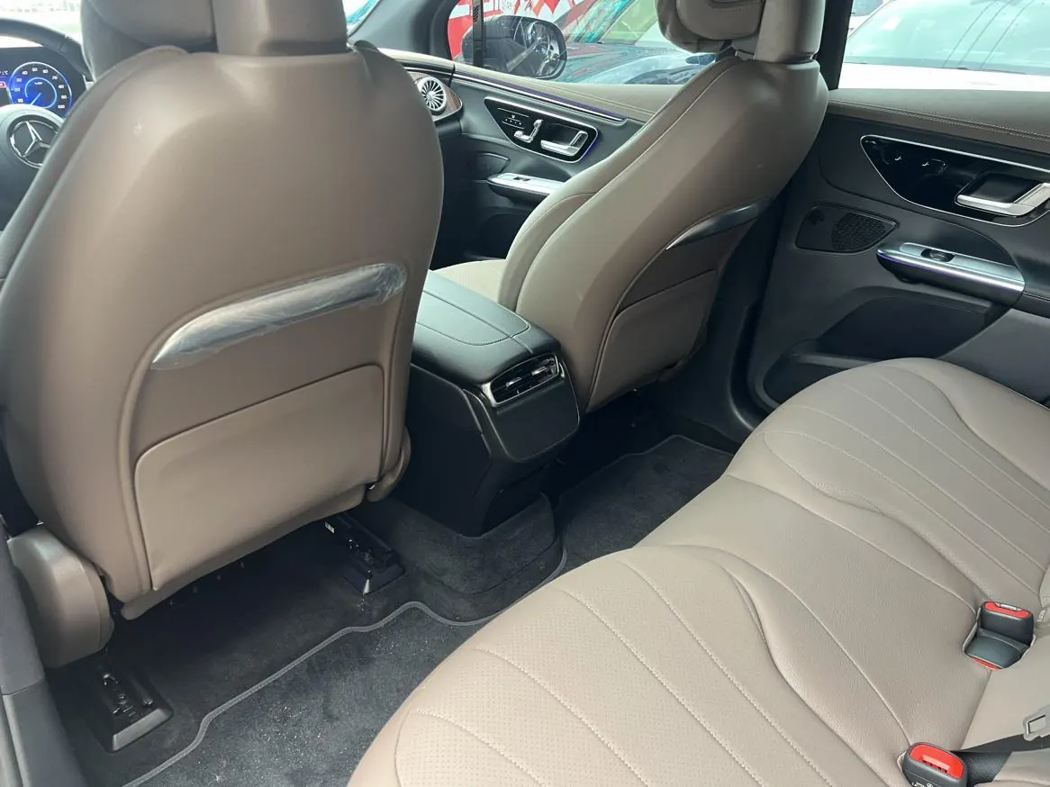 Mercedes Benz 2024 EQE SUV 500 4MATIC EQE SUV 500 4MATIC Pioneer Edition Automatic 13
