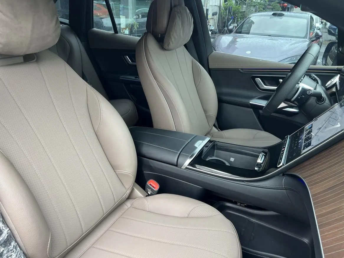 Mercedes Benz 2024 EQE SUV 500 4MATIC EQE SUV 500 4MATIC Pioneer Edition Automatic 16