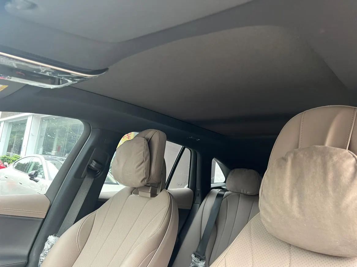 Mercedes Benz 2024 EQE SUV 500 4MATIC EQE SUV 500 4MATIC Pioneer Edition Automatic 18