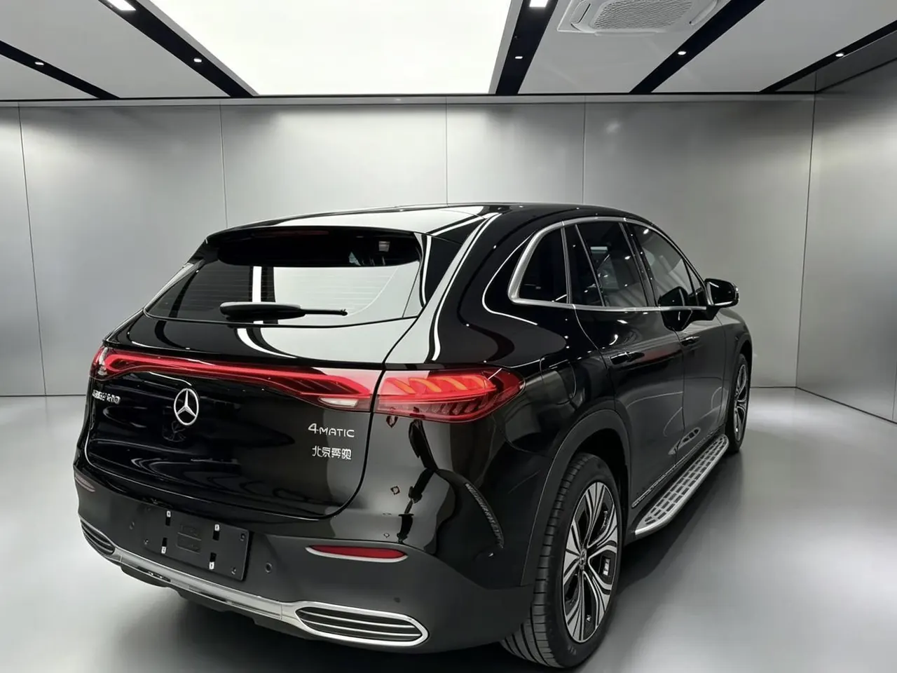 Mercedes Benz 2024 EQE SUV 500 4MATIC EQE SUV 500 4MATIC Pioneer Edition Automatic 8