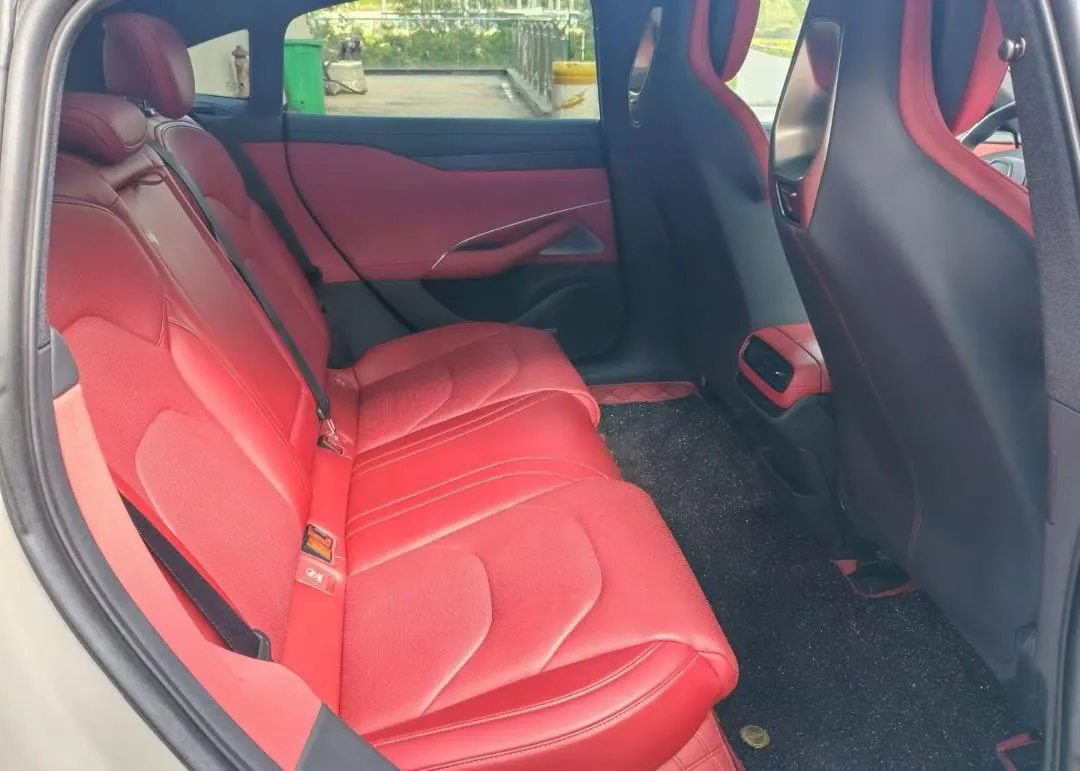 MI 2024 SU 7 700km Rear Drive Standard Founding Edition Automatic Gear 3