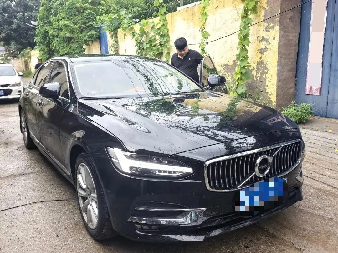Volvo 2020 S90 2.0T T5 Zhiyi Deluxe Edition Automatic Gear 3