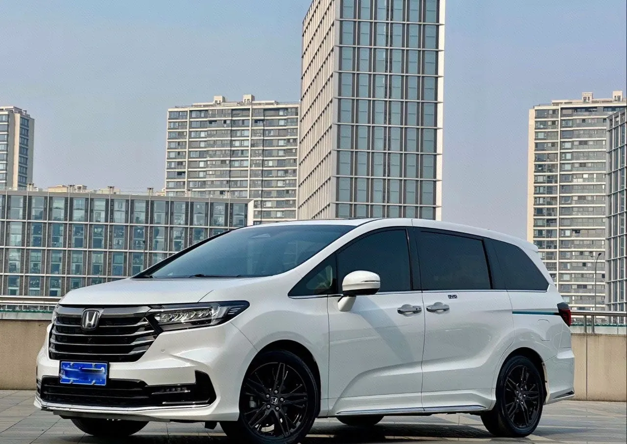 Open image lightbox: Honda 2024 Odyssey Hybrid 2.0 Stepless Sharp and Pleasant Edition Automatic Gear