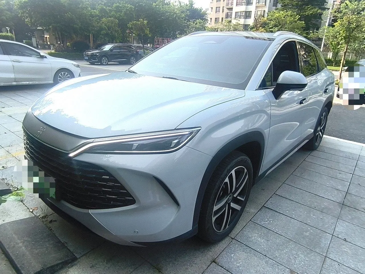 Open image lightbox: BYD 2024 Song L DM-i 1.5 Stepless 112km Exceed Automatic Transmission