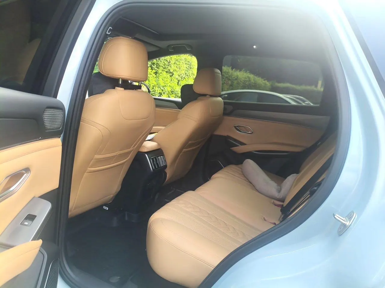 BYD 2024 Song L DM-i 1.5 Stepless 112km Exceed Automatic Transmission 4