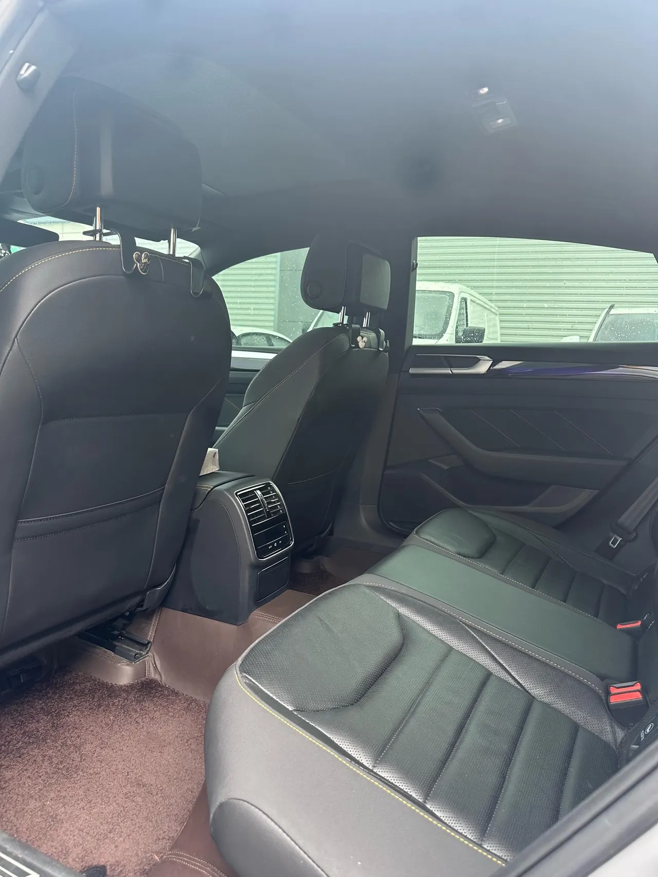 Volkswagen 2023 CC 2.0TSI 380TSI eye-catching automatic gear 4