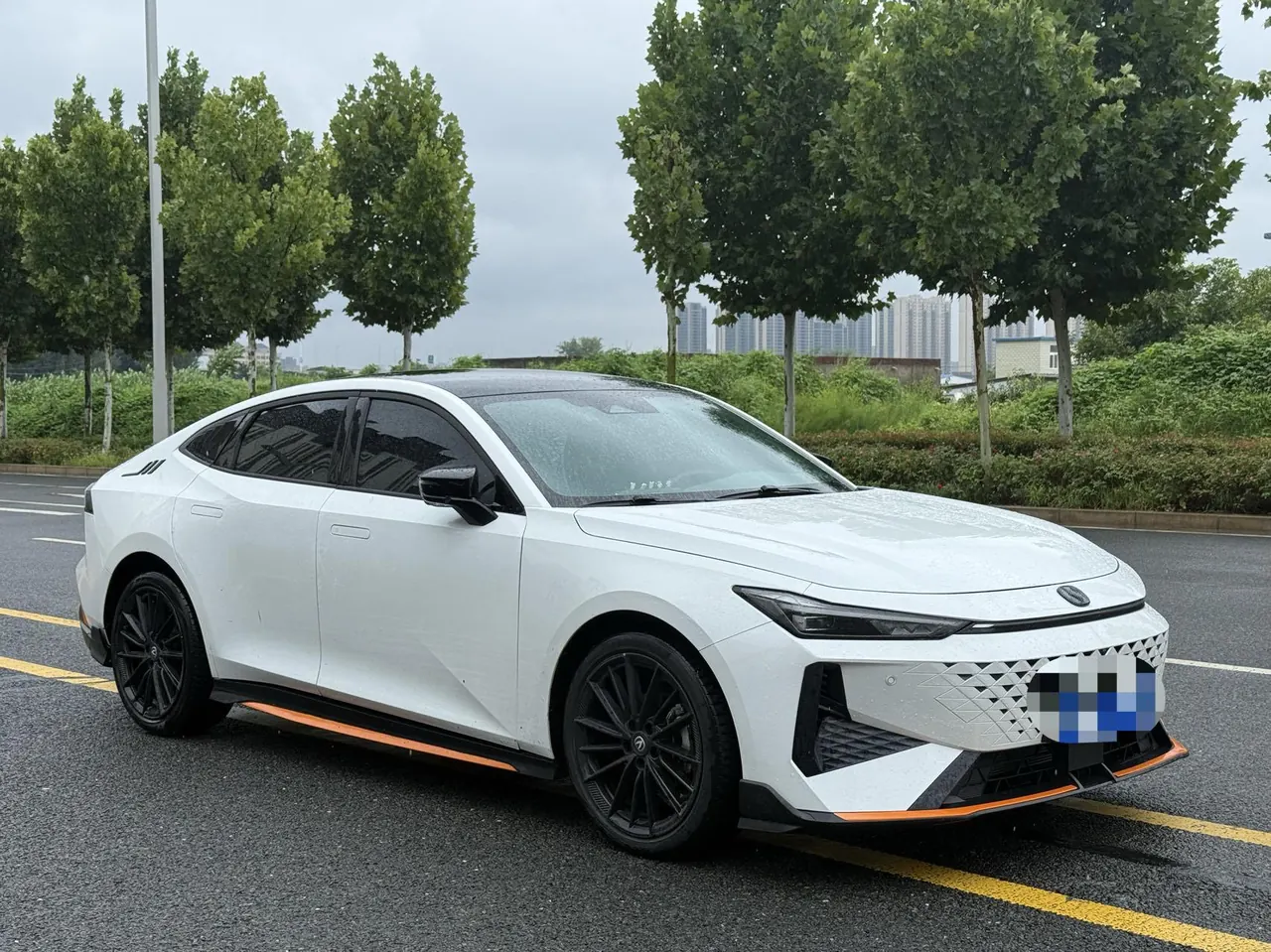 ChangAn 2024 UNI-V 1.5T Distinguished Sports Automatic 3