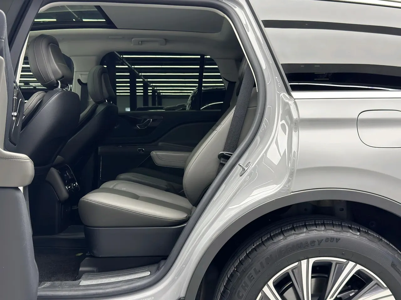 Lincoln 2024 Aviator 3.0T V6 4-wheel Elegant Edition 6-seat Automatic Gear 7