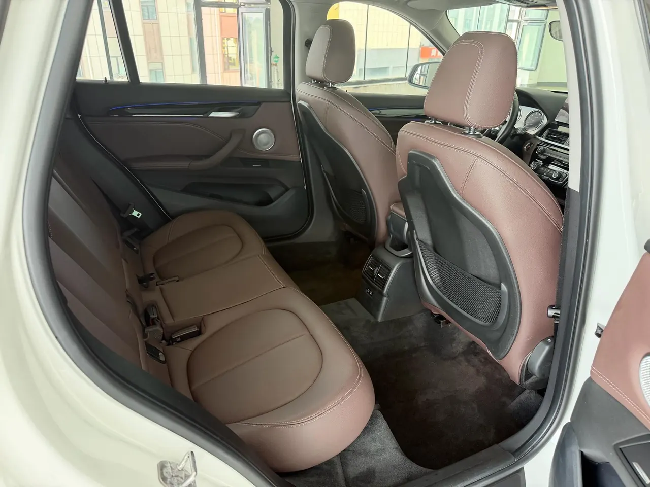 BMW 2022 X1 sDrive20Li 1.5T exclusive automatic gear 11