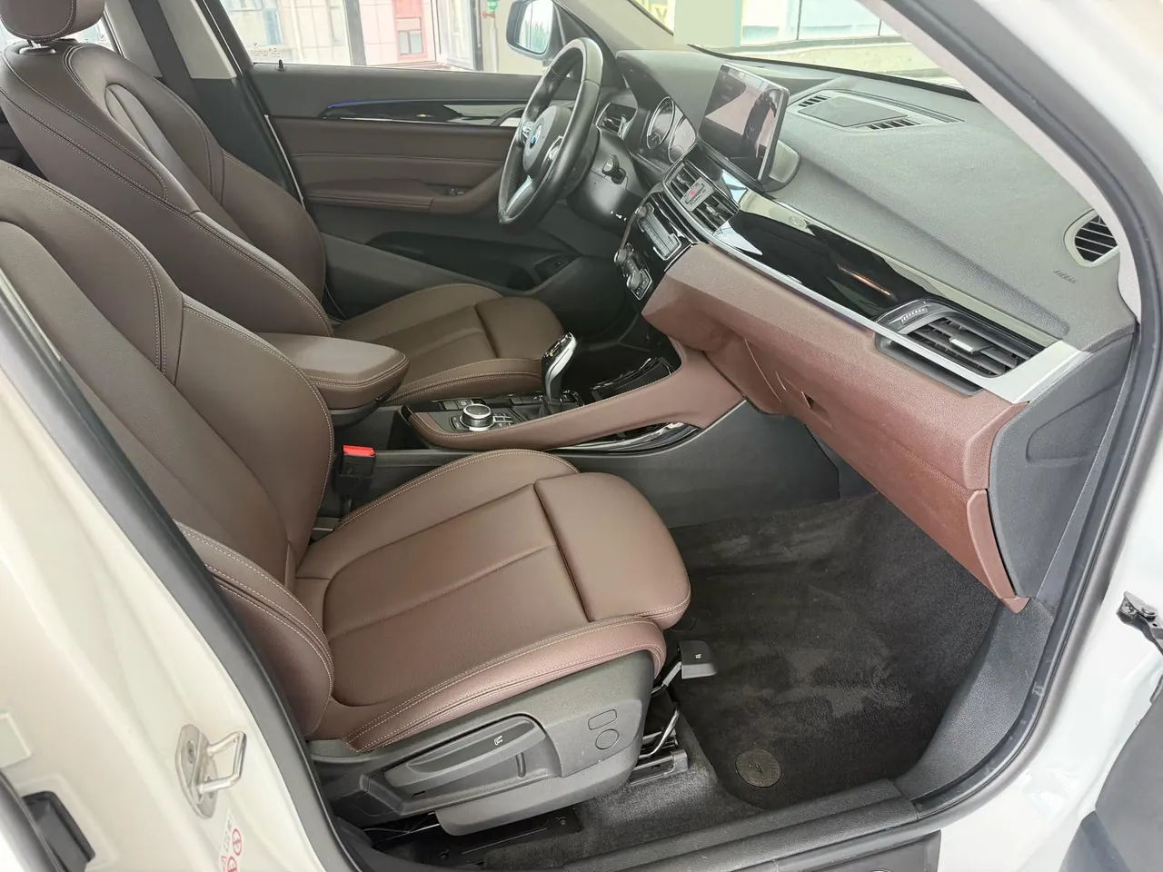 BMW 2022 X1 sDrive20Li 1.5T exclusive automatic gear 12
