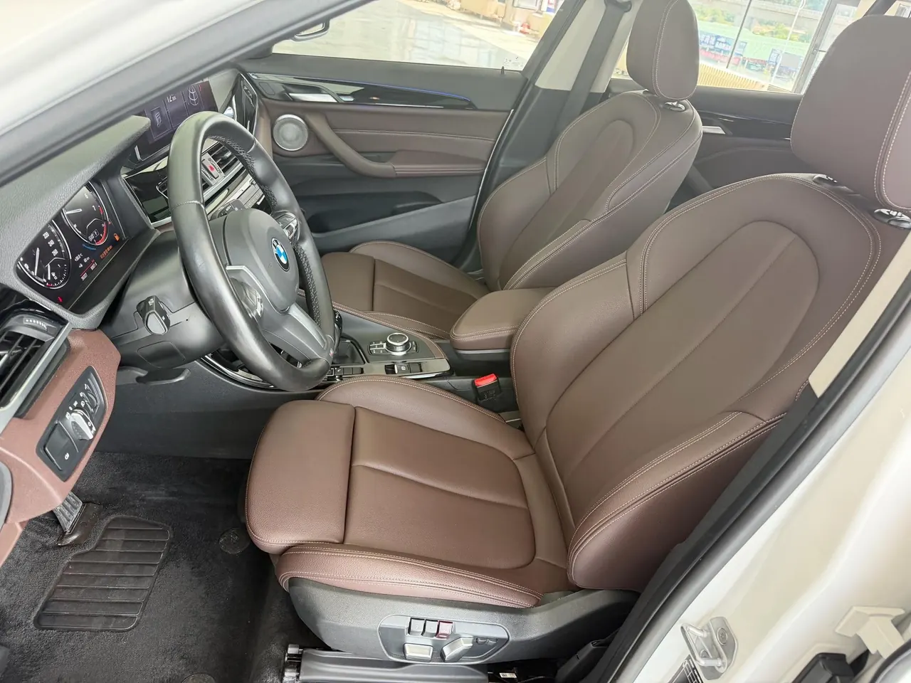 BMW 2022 X1 sDrive20Li 1.5T exclusive automatic gear 14