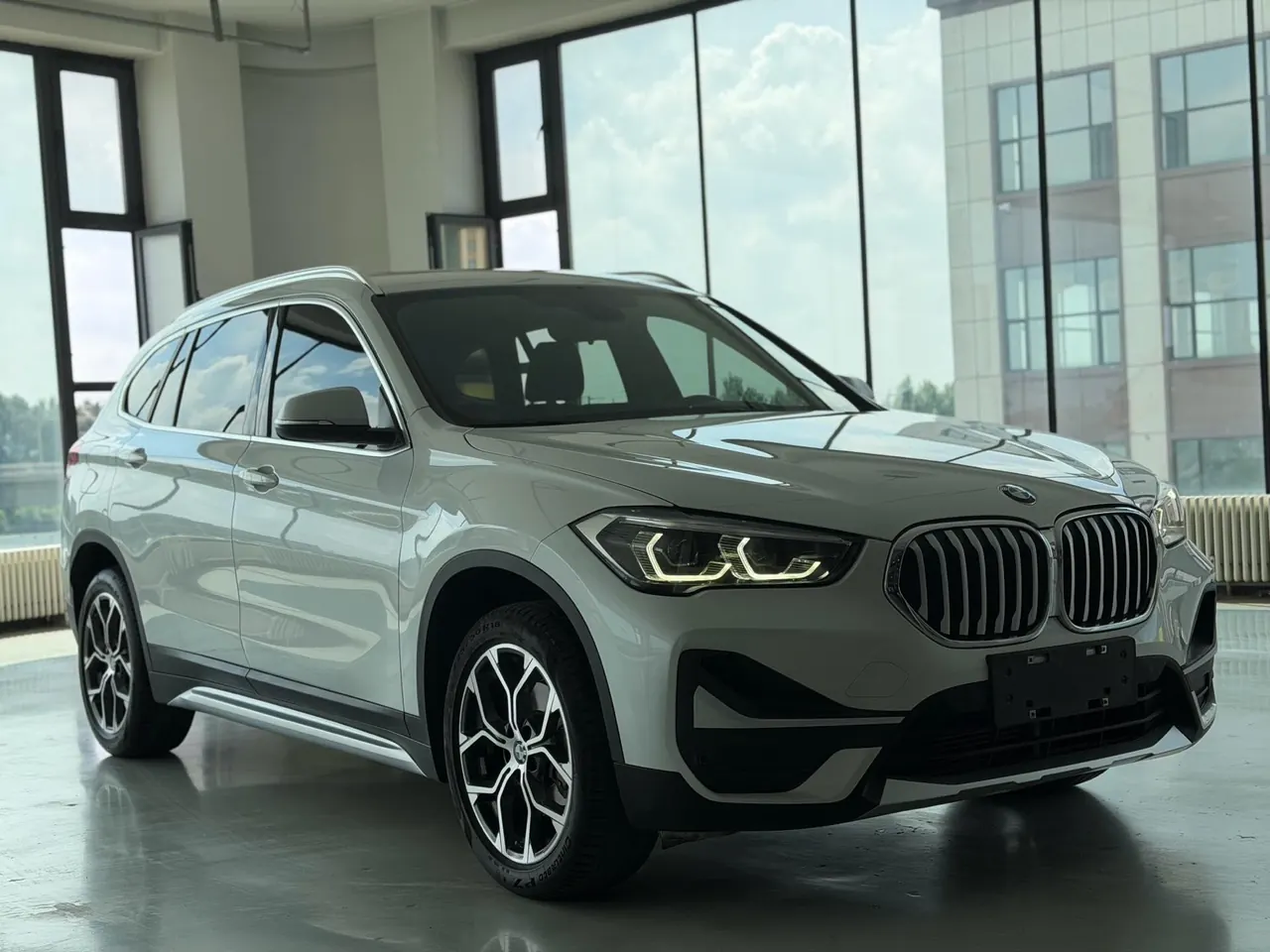 BMW 2022 X1 sDrive20Li 1.5T exclusive automatic gear 3