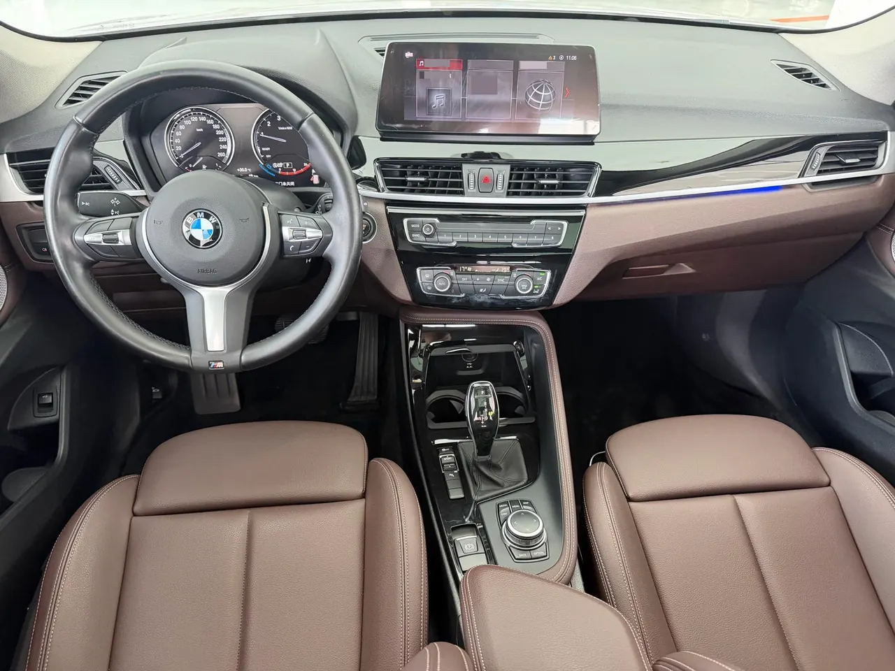 BMW 2022 X1 sDrive20Li 1.5T exclusive automatic gear 5