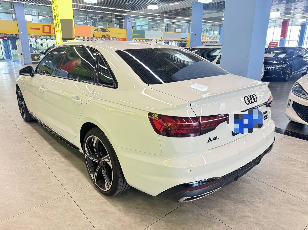Audi 2024 A4L 2.0TFSI 40TFSI Deluxe Dynamic (Starry Night Edition) Automatic Gear 6