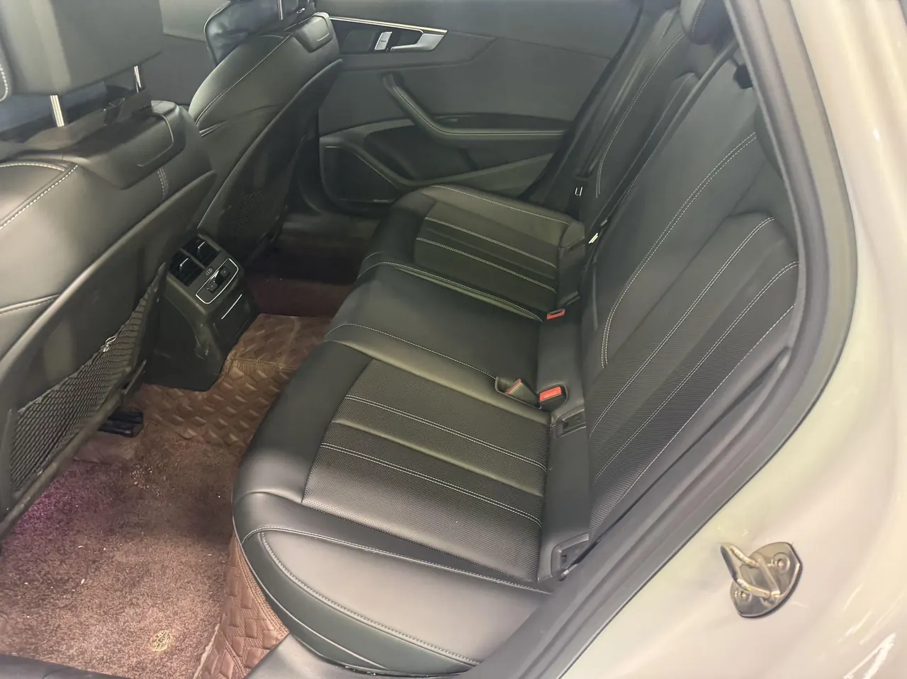 Audi 2024 A4L 2.0TFSI 40TFSI Deluxe Dynamic (Starry Night Edition) Automatic Gear 8