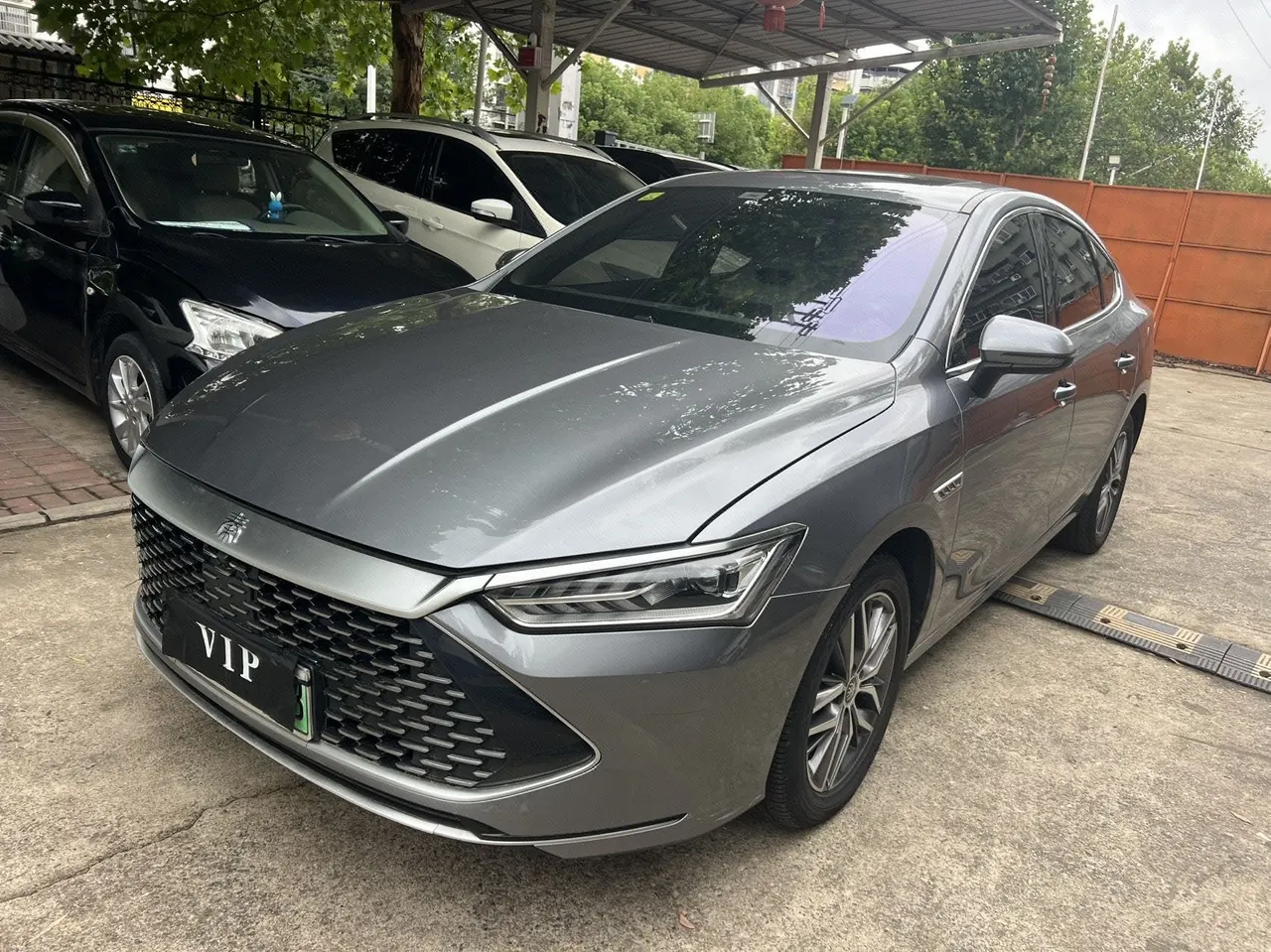 打开图片灯箱:BYD 2023 Qin PLUS DM-i 1.5 stepless champion version Exceed 120KM automatic gear