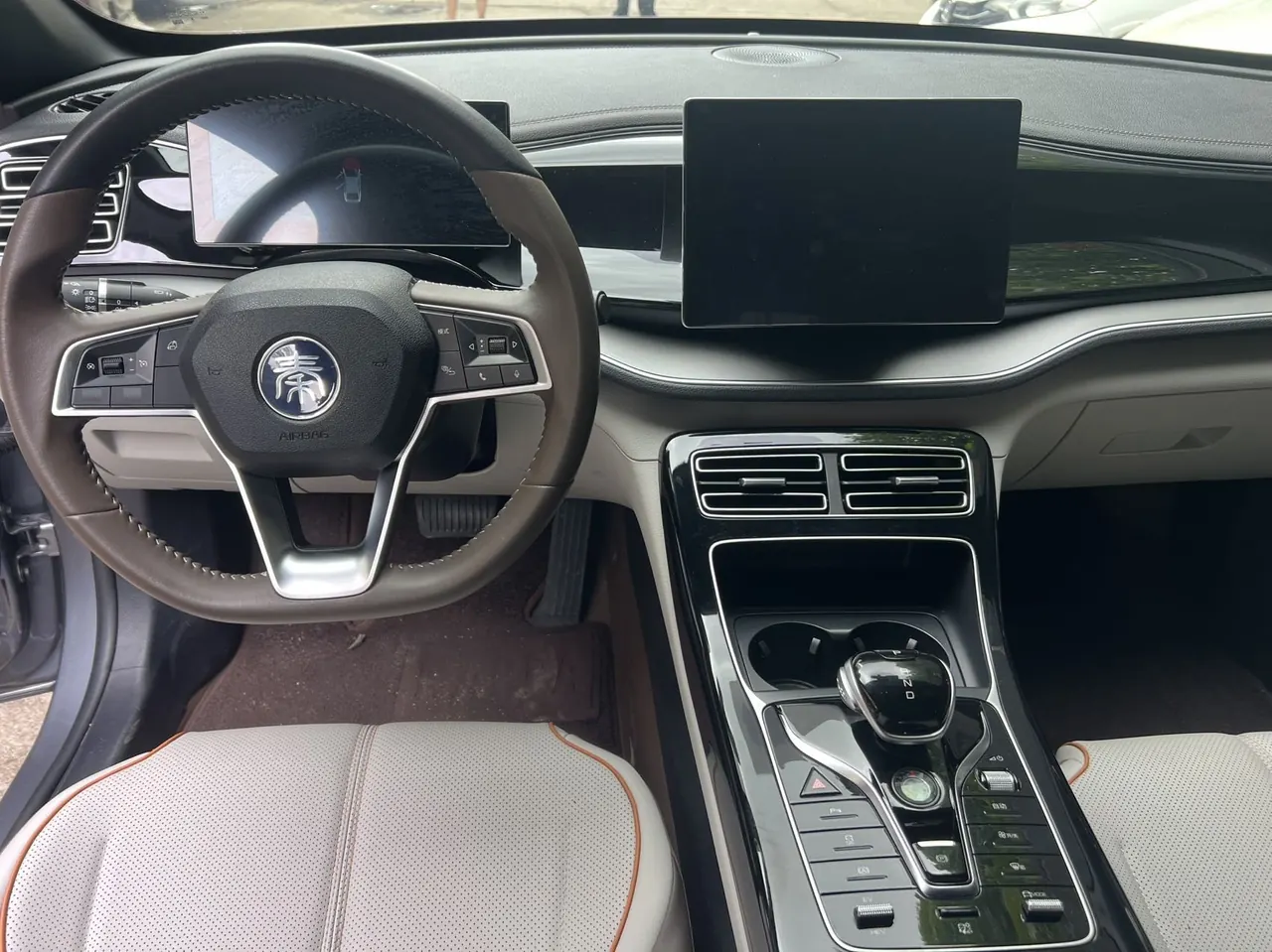 BYD 2023 Qin PLUS DM-i 1.5 stepless champion version Exceed 120KM automatic gear 4