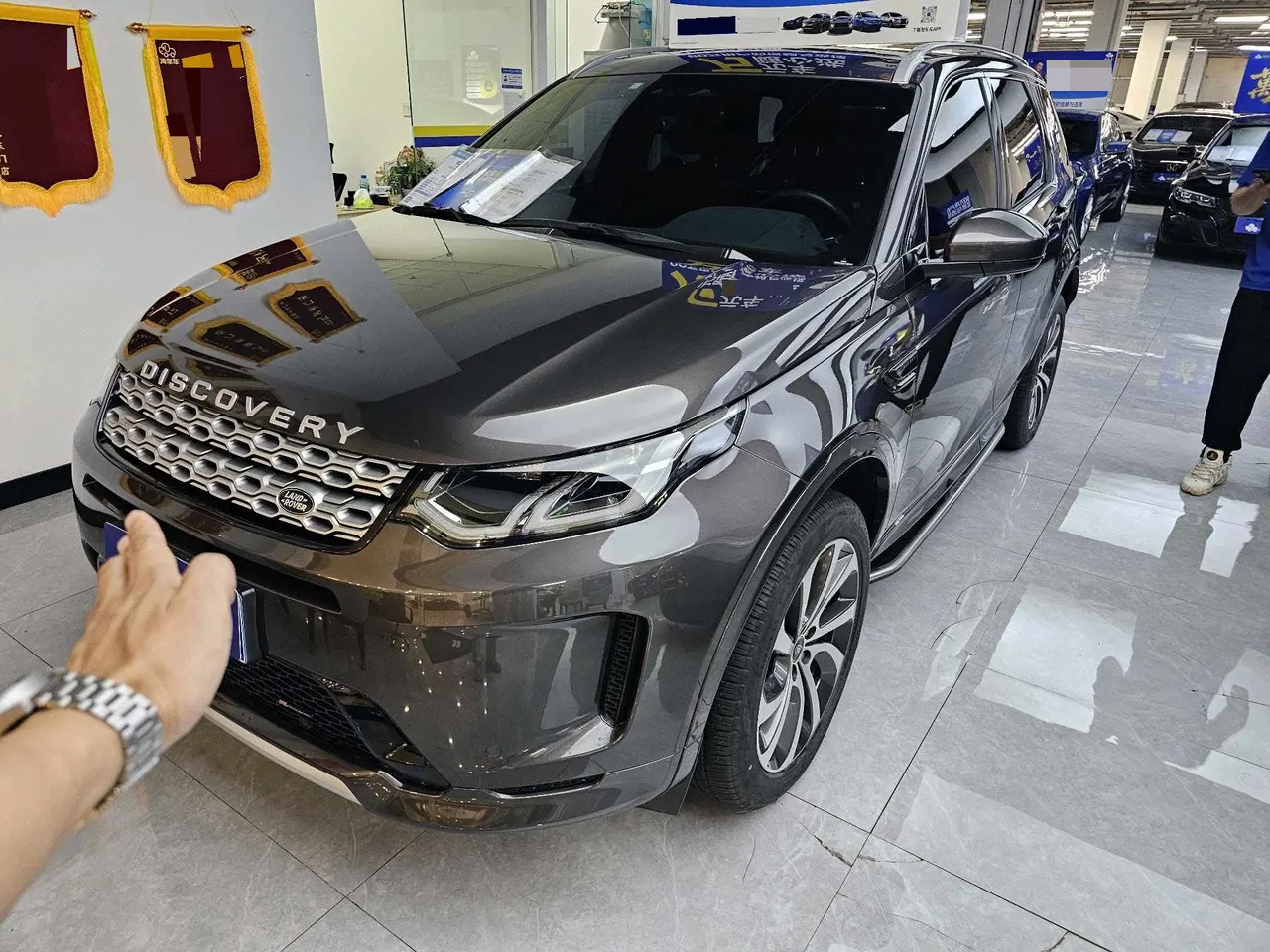 打开图片灯箱:Road Rover 2022 cash discovery sports version 48V 2.0T 249PS metropolitan version 5 automatic gear