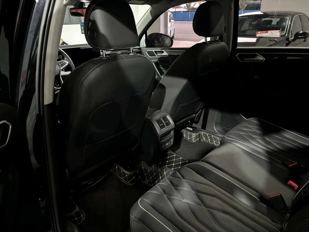 Volkswagen 2024 Tiguan L R-Line 2.0TSI 330TSI Two-Drive R-Line Overdrive Automatic Gear 2