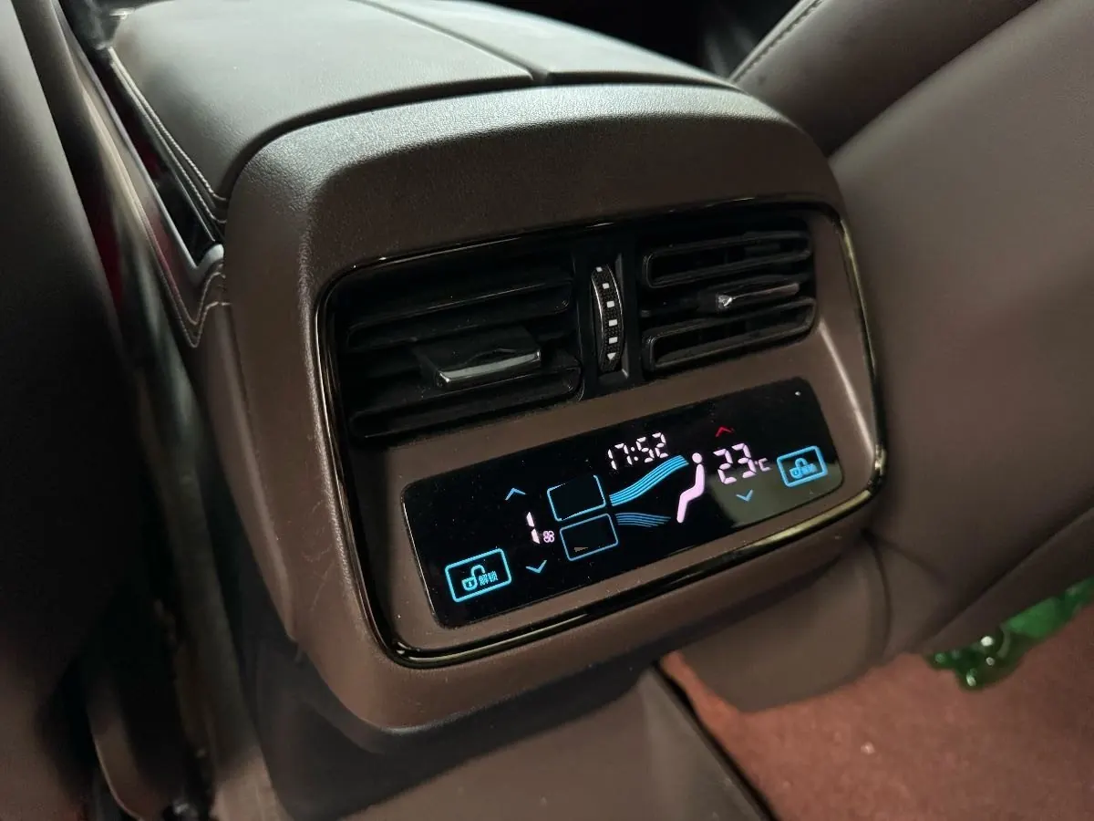 BYD 2024 Han EV 506KM Glory Edition Precursor Noble Automatic Transmission 12