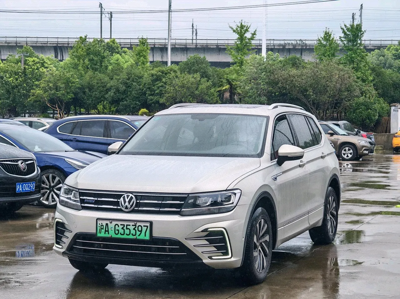 打开图片灯箱:Volkswagen Tiguan L New Energy 2020 Tiguan L PHEV 1.4T 430 Premium Edition Automatic Gear