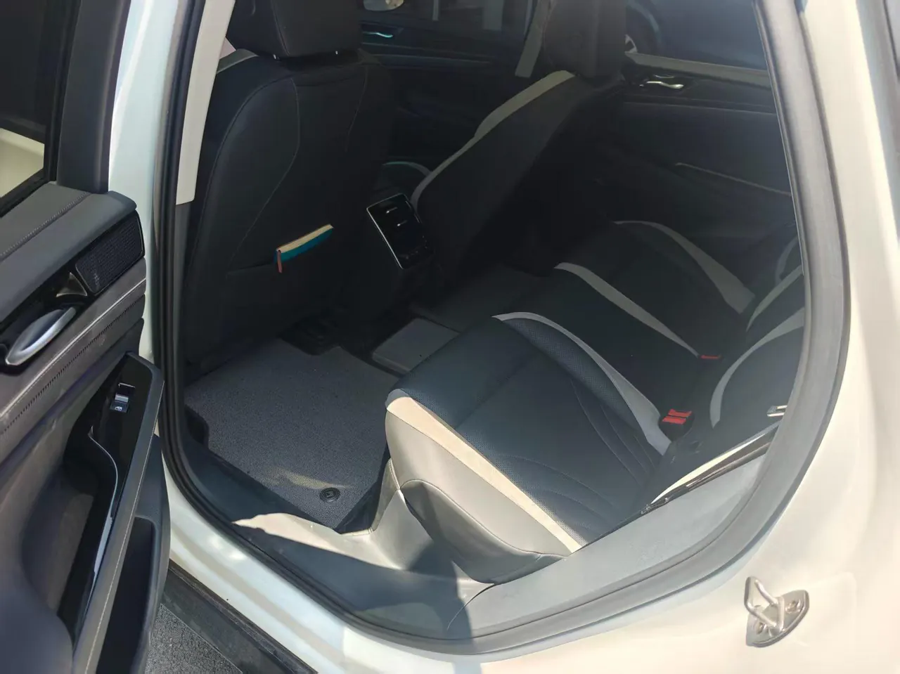 Volkswagen 2024 ID. 7 VIZZION PRO automatic transmission 5