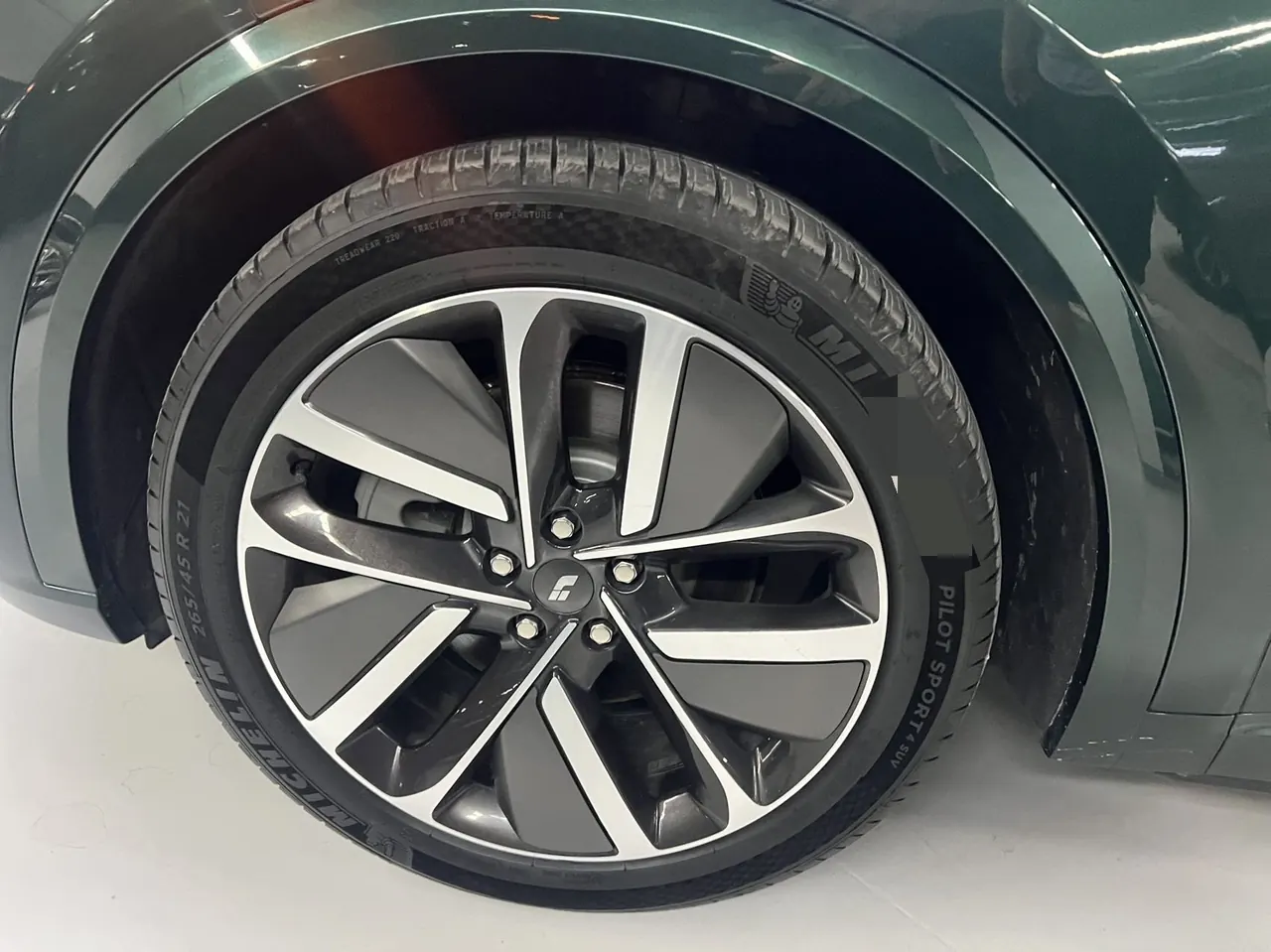 Li 2024 L9 Ultra automatic gear 4