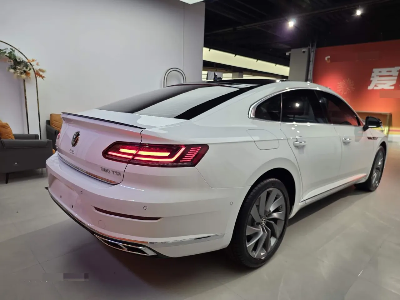 Volkswagen 2024 CC 2.0TSI 380TSI eye-catching automatic gear 9