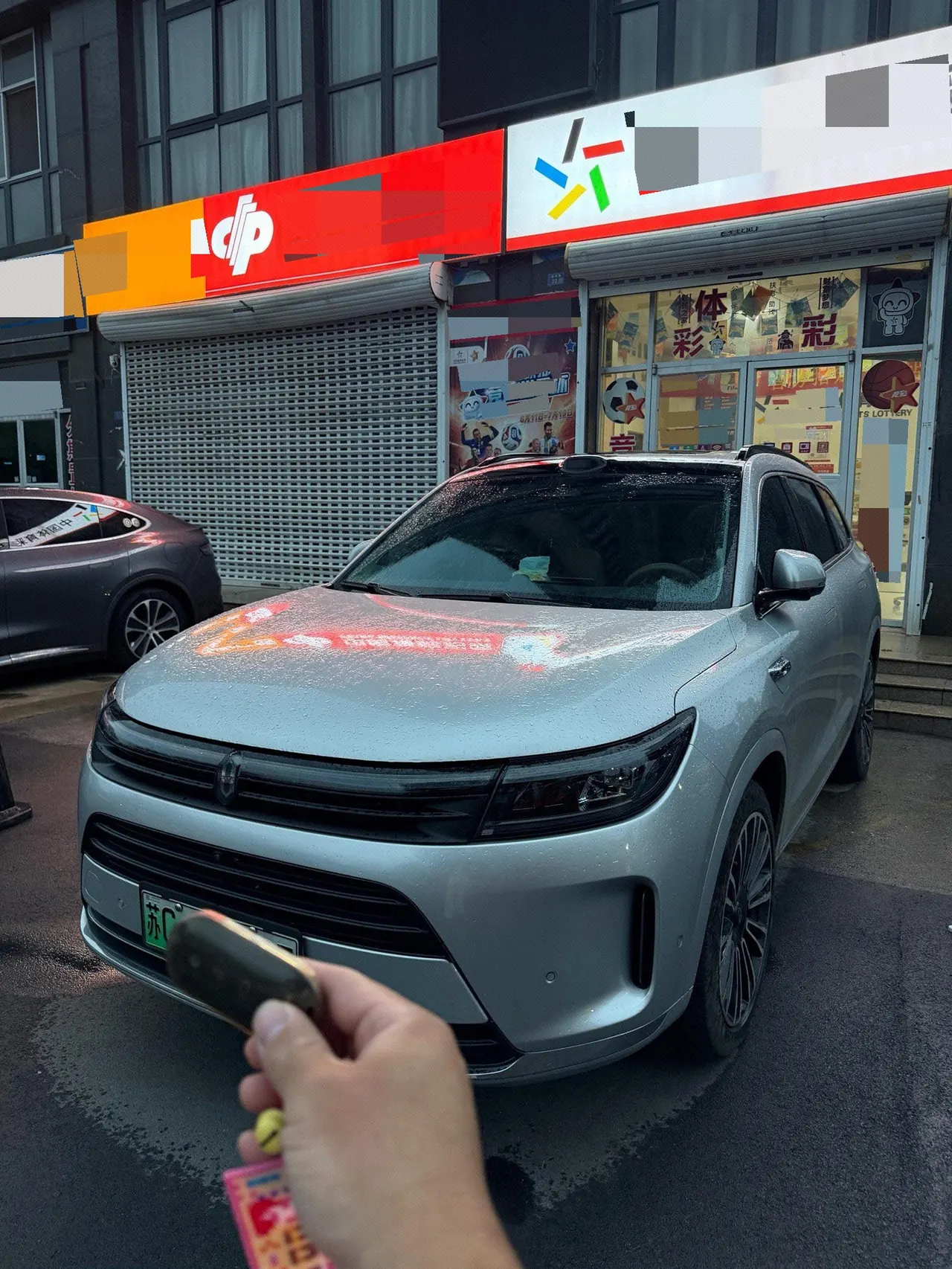 打开图片灯箱:AITO 2024 AITO M7 Smart Drive Four-wheel Drive Ultra Edition 5-seat Automatic Gear