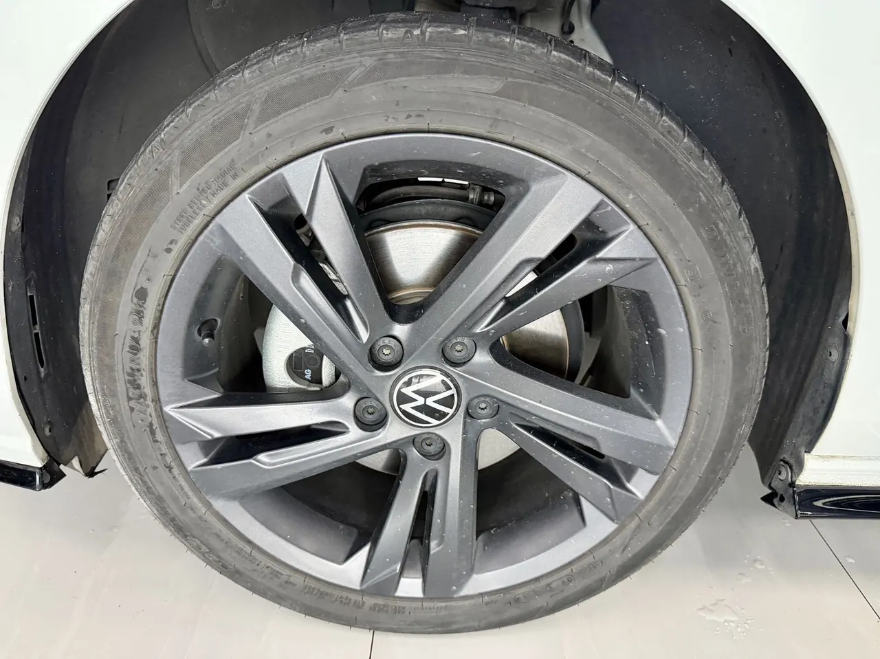 Volkswagen 2023 Golf 8 R-Line 1.4TSI 280TSI Lite Automatic 12