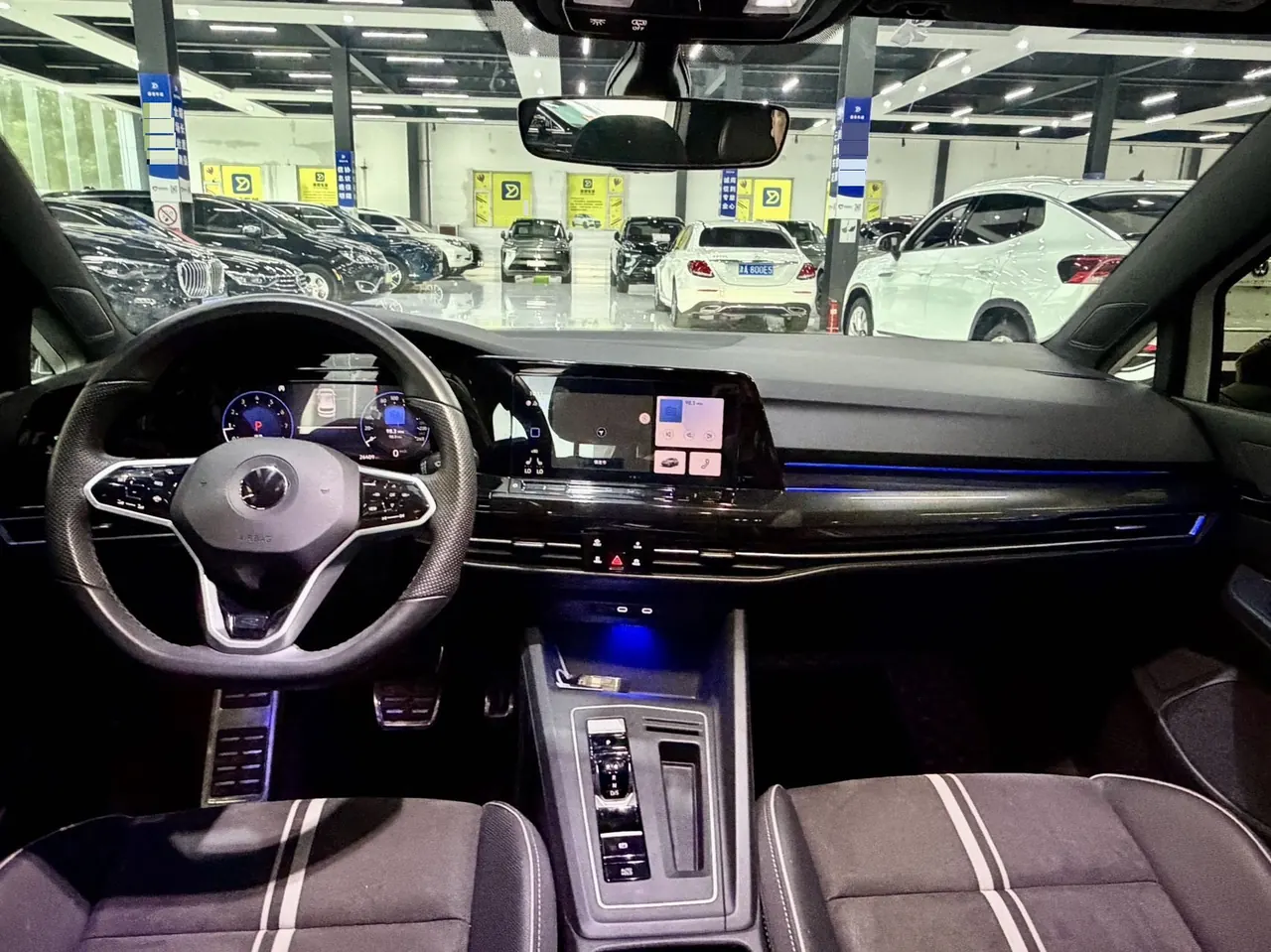 Volkswagen 2023 Golf 8 R-Line 1.4TSI 280TSI Lite Automatic 6