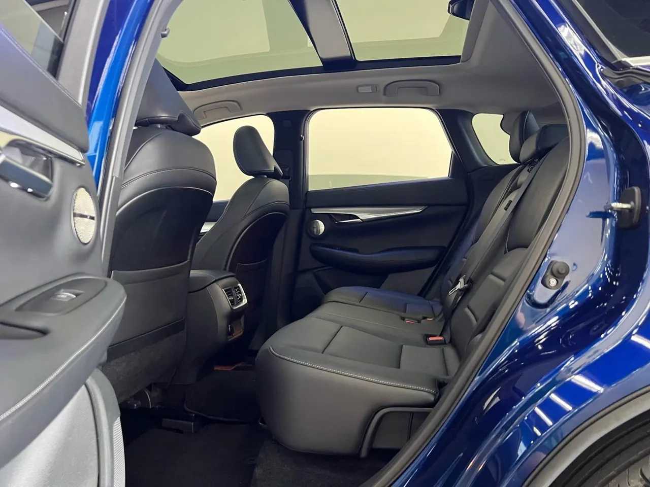 Infiniti 2020 QX50 2.0T Stepless Four-wheel Drive Elite Edition Automatic Gear 8
