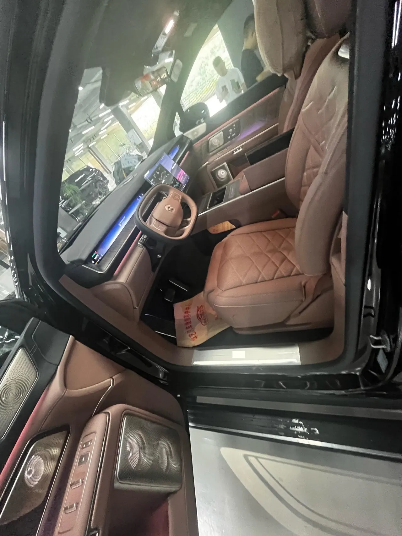 NIO 2026 ES 9 102kWh Executive Island Deluxe Automatic Gear 4