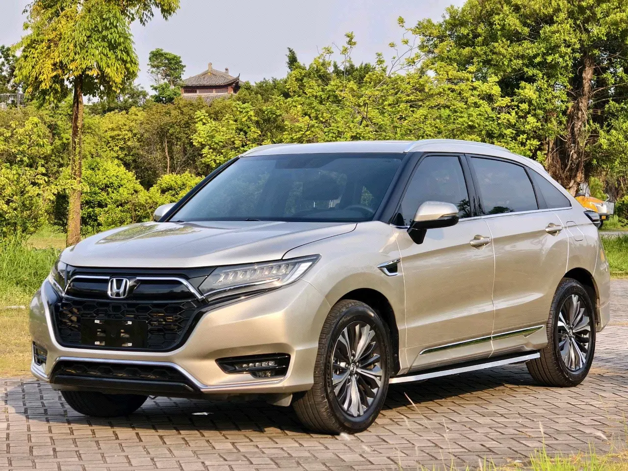 Open image lightbox: Honda 2020 UR-V 2.0T 370TURBO 4-wheel drive exclusive automatic gear